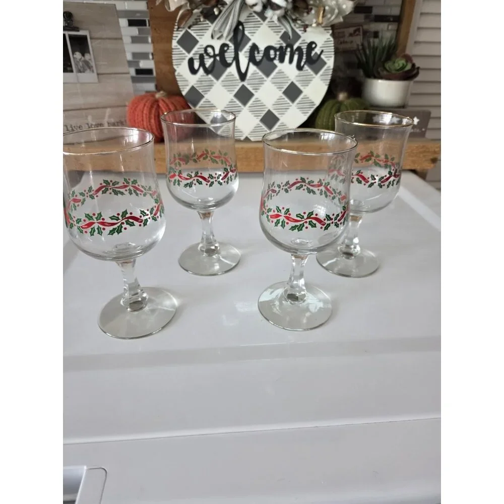 Vintage Set‎ of 4 Christmas Wine Water Glasses Holly Leaves Print Across Sz 6.5”